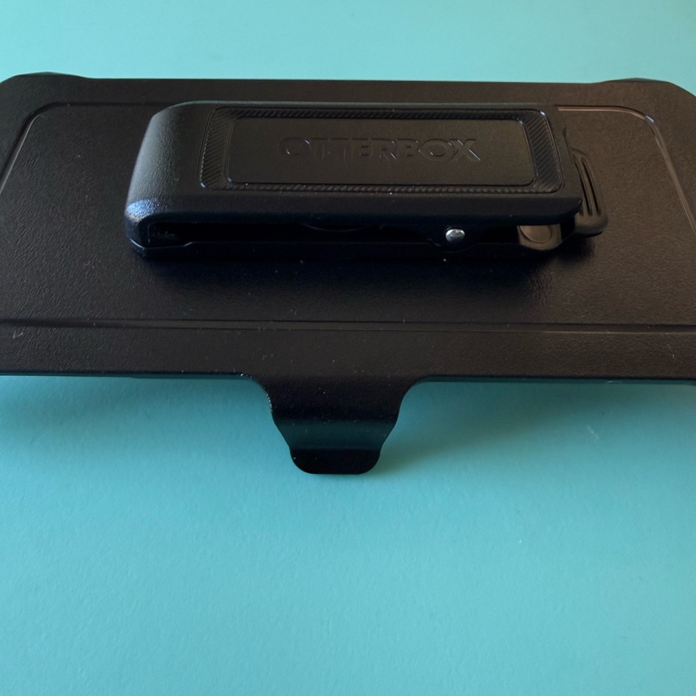 OtterBox Black iPhone 13/14/15 Belt Holster ONLY - Picture 3 of 13